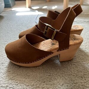 Women’s Brown Suede Slingback Clog Heels